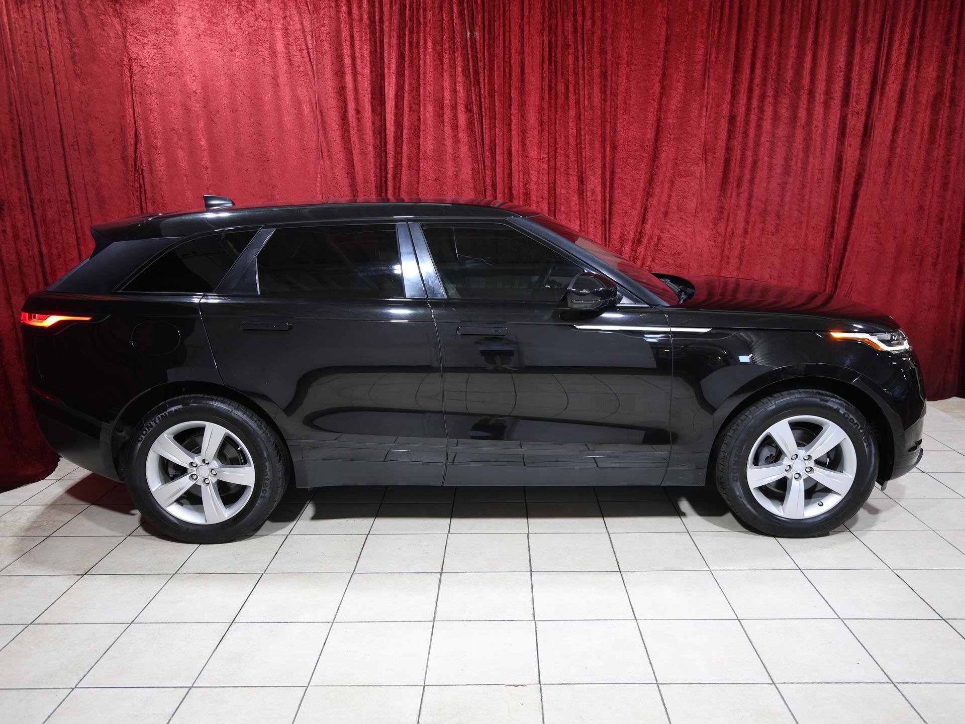 Used 2019 Land Rover Range Rover Velar S AWD/4WD image 8