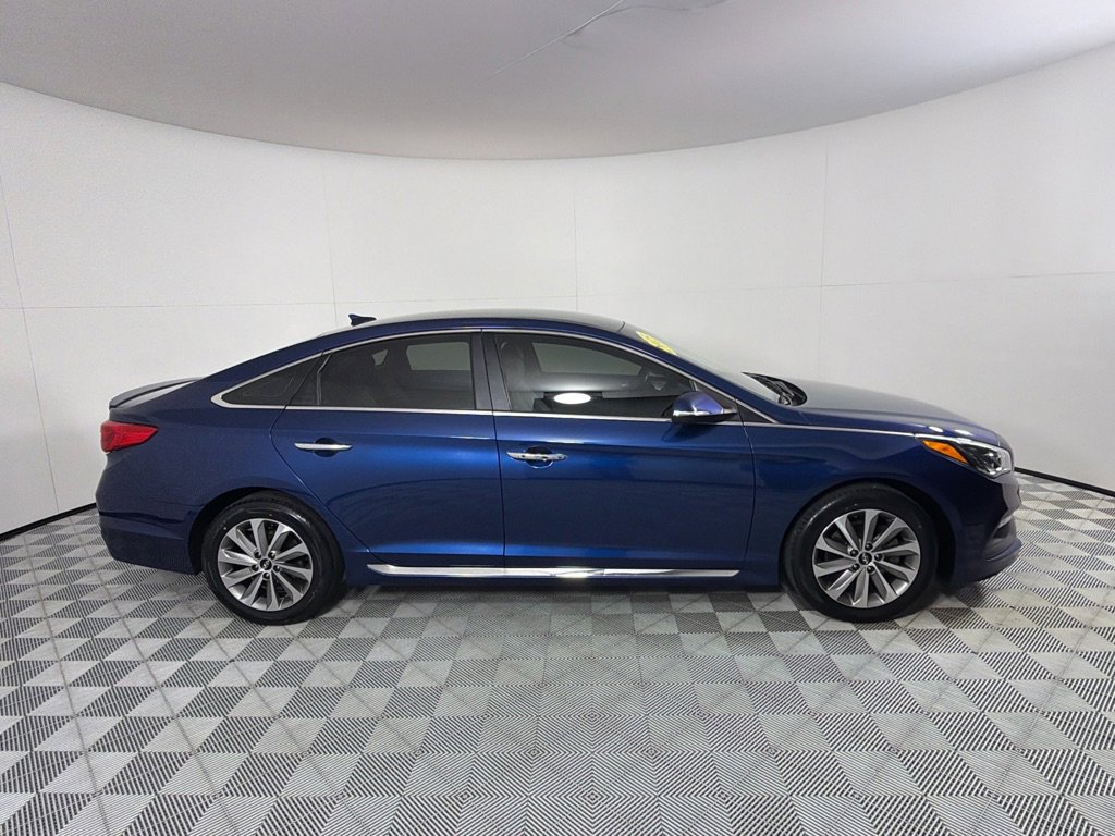 Used 2015 Hyundai Sonata Sport w/ Option Group 03 FWD image 4