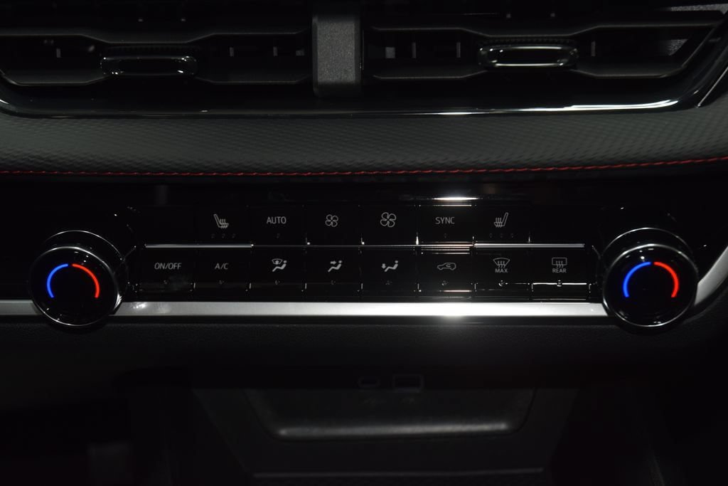 New 2027 Chevrolet Equinox RS w/ Safety and Technology Package FWD image 33