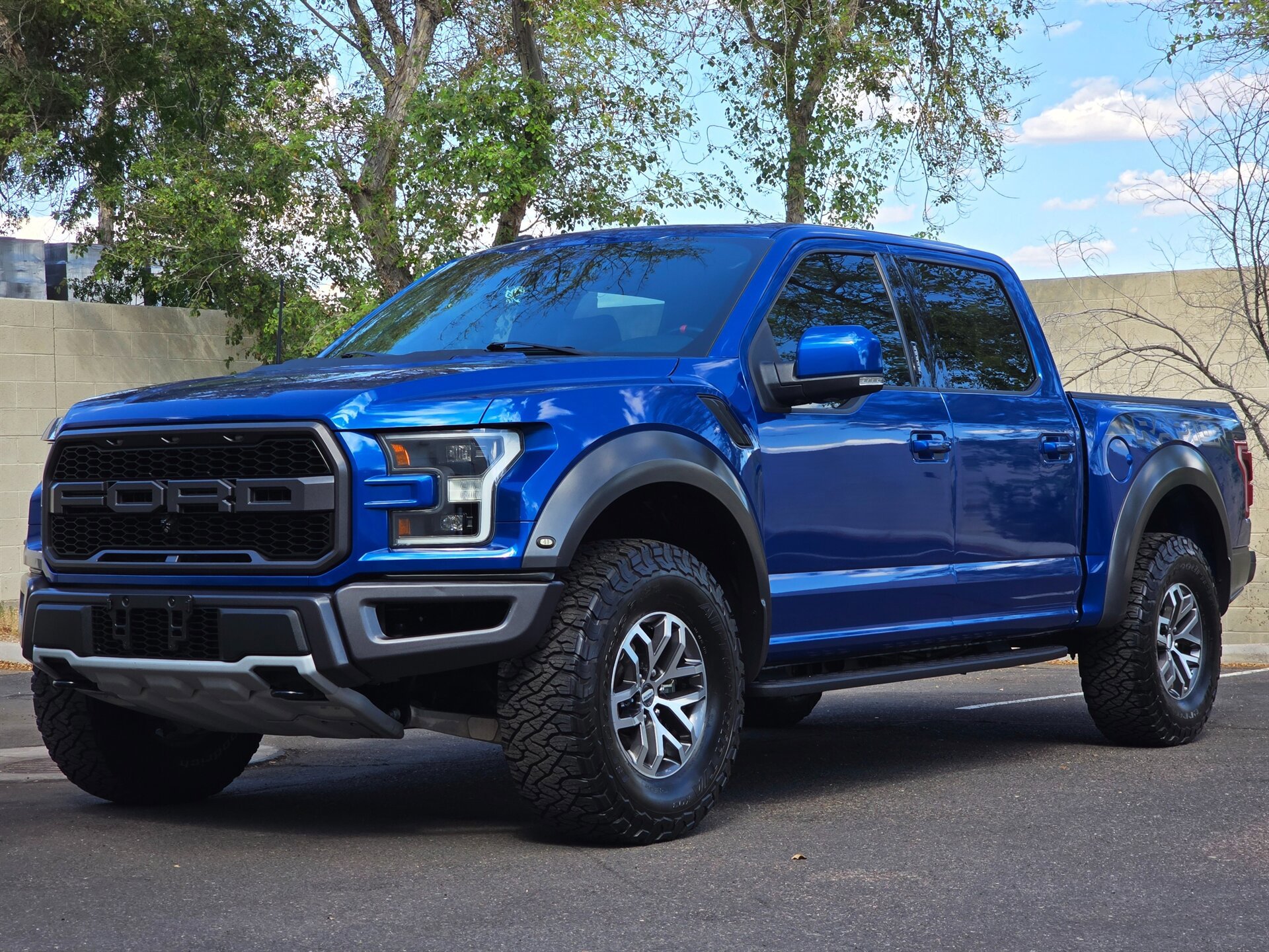 Used 2017 Ford F150 Raptor w/ Equipment Group 802A Luxury AWD/4WD image 5