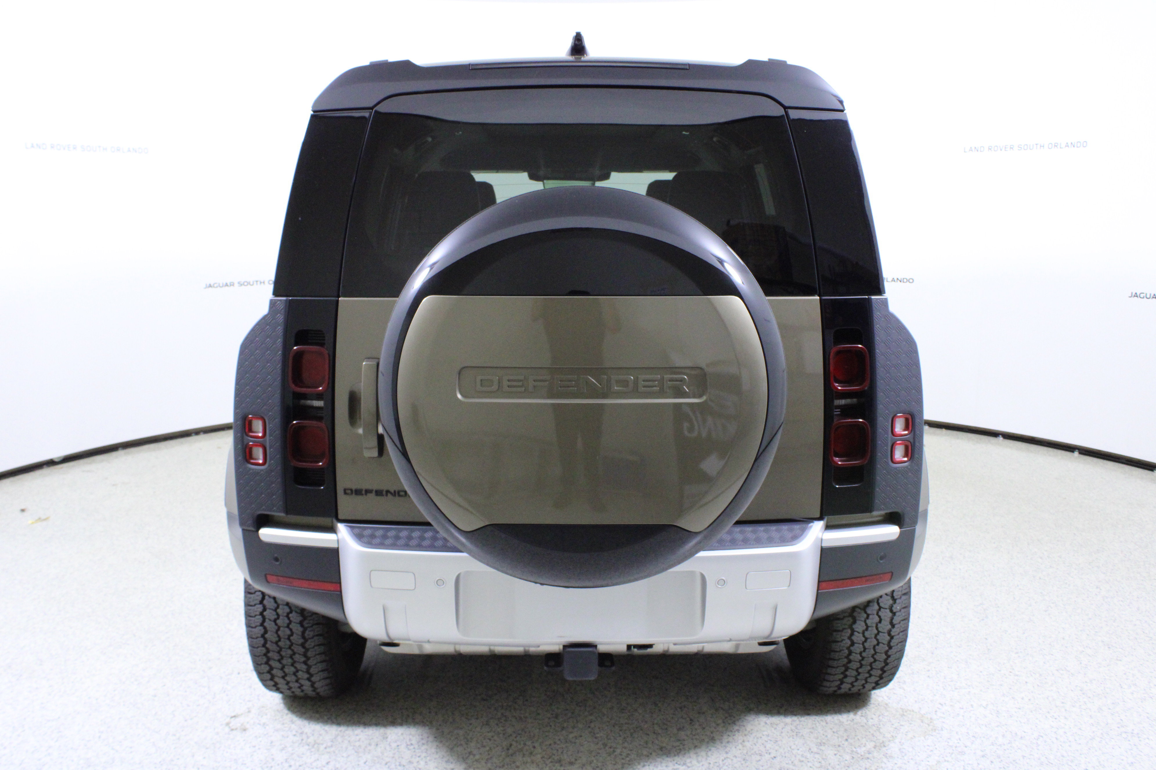 Used 2024 Land Rover Defender 110 S image 6