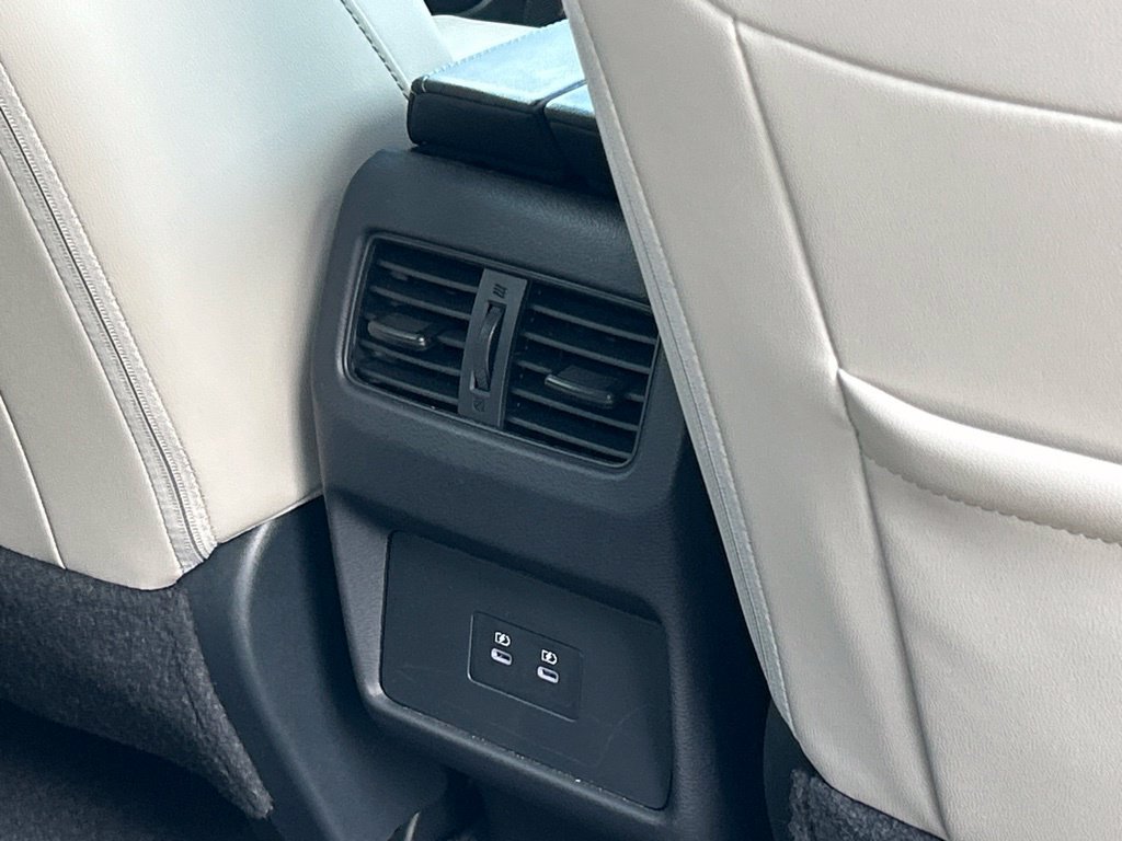 Certified 2025 Nissan Rogue SL FWD image 49