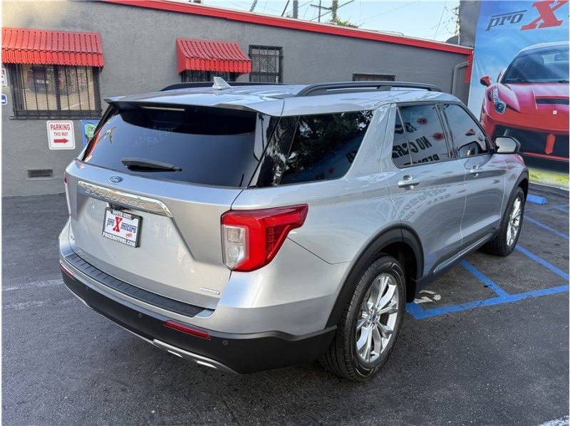 Used 2020 Ford Explorer XLT w/ Equipment Group 202A image 16