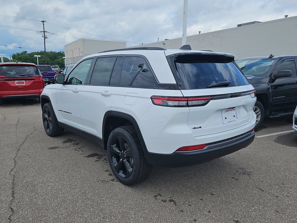 New 2026 Jeep Grand Cherokee Limited w/ Limited Altitude Package AWD/4WD image 3
