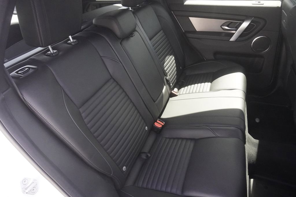 Used 2025 Land Rover Discovery Sport Dynamic SE image 27