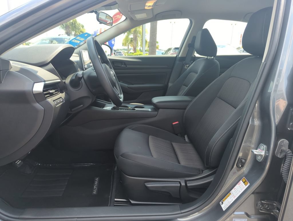 Certified 2025 Nissan Altima 2.5 S FWD image 10