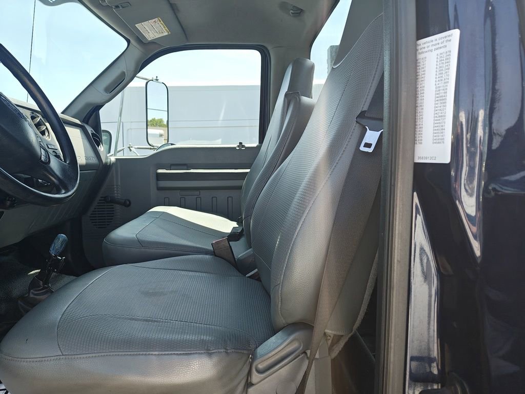 Used 2011 Ford F750 2WD Regular Cab Super Duty image 11