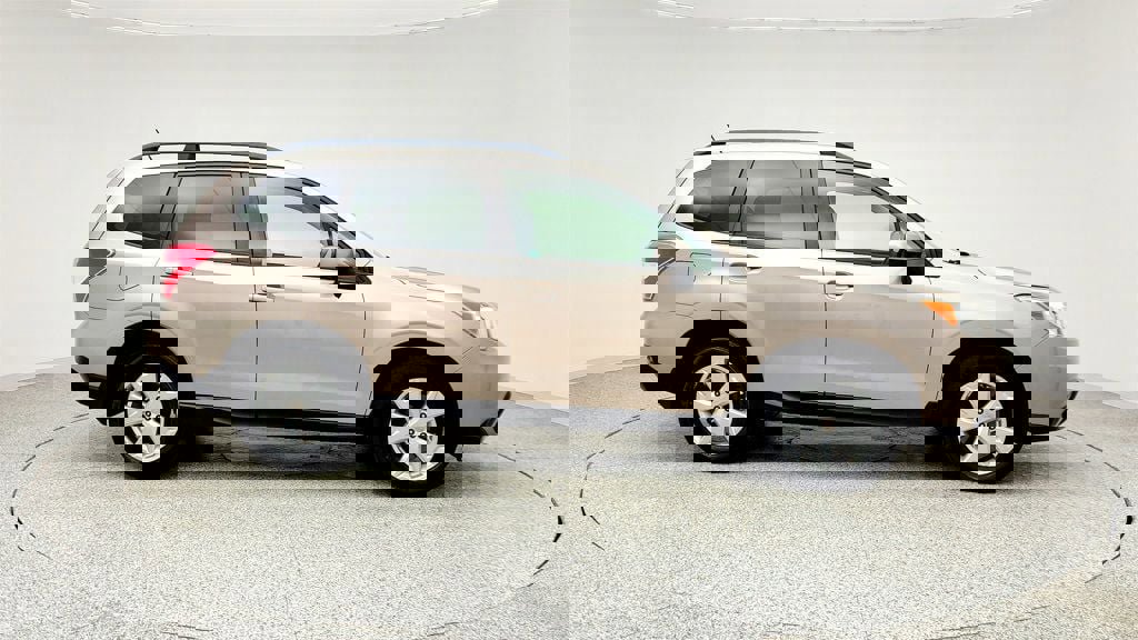 Used 2015 Subaru Forester 2.5i Premium w/ All-Weather Package image 4