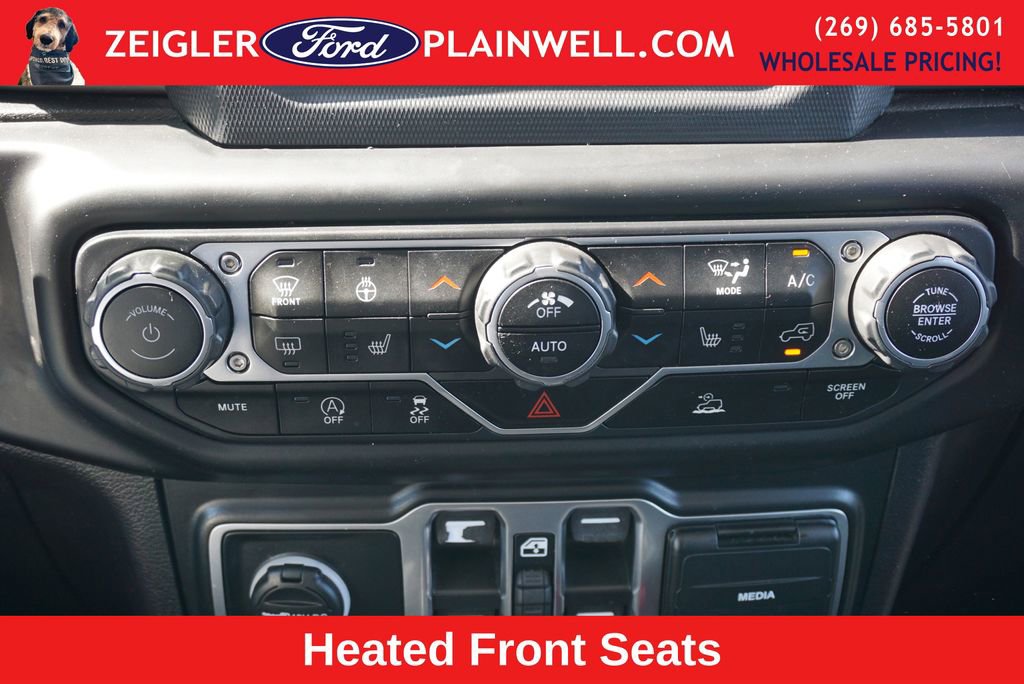 Used 2021 Jeep Wrangler Unlimited Sahara w/ Dual Top Group AWD/4WD image 20