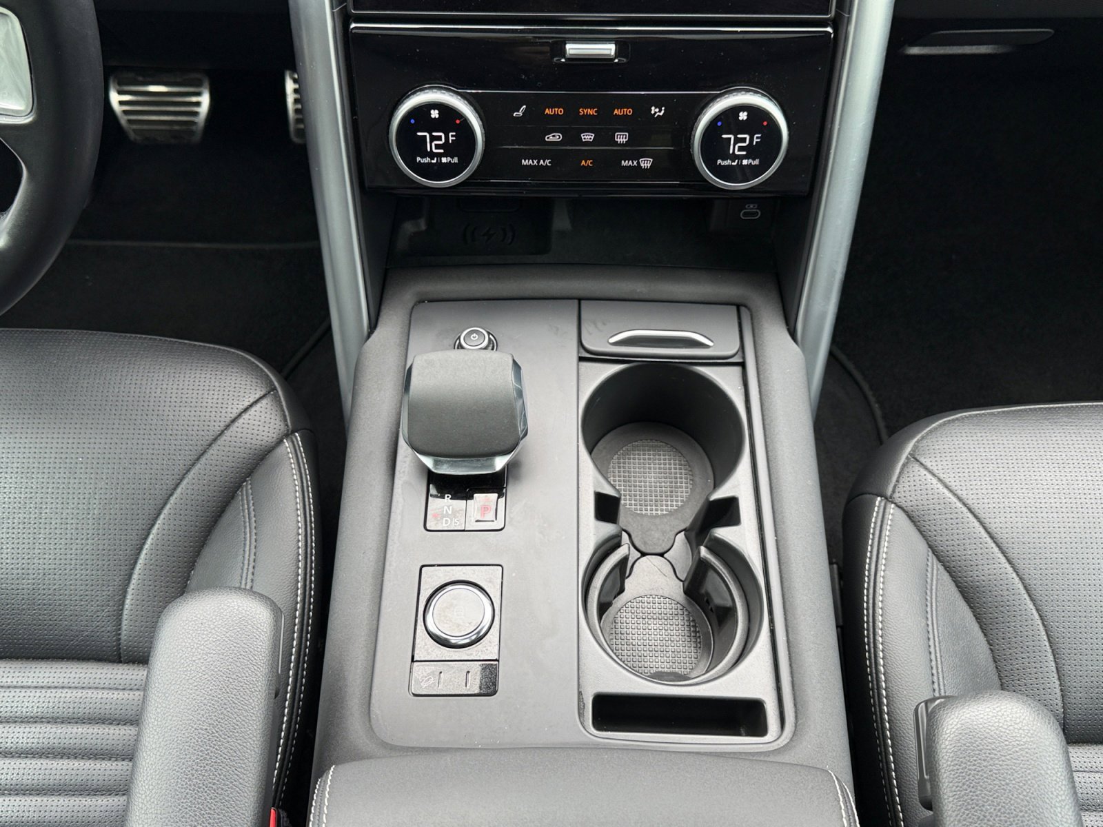 Used 2023 Land Rover Discovery S R-Dynamic AWD/4WD image 15