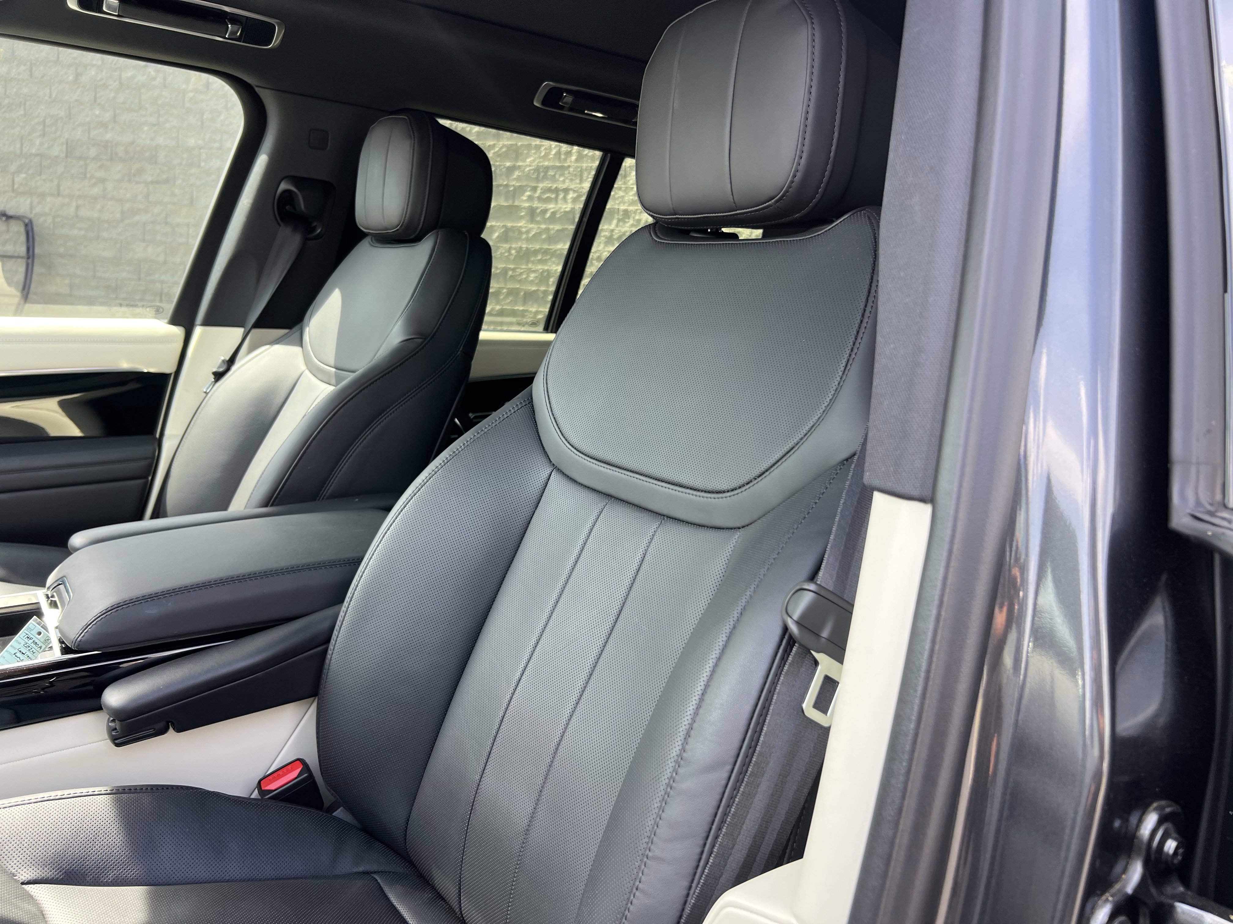 Certified 2024 Land Rover Range Rover SE image 16