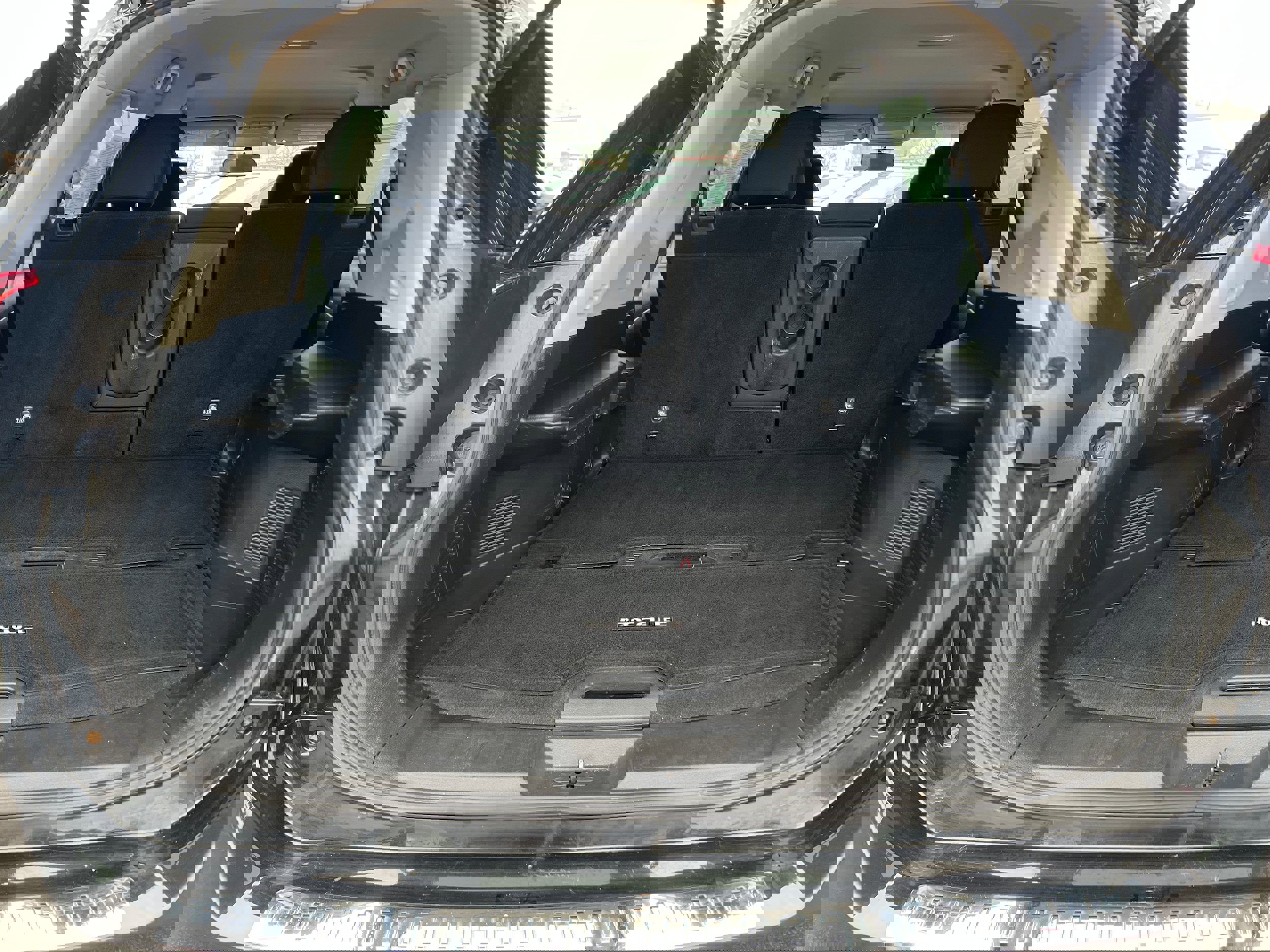 Used 2017 Nissan Rogue SV w/ SV Premium Package image 11