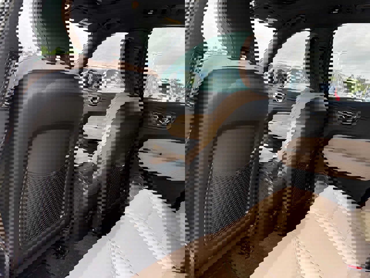 New 2026 Volvo XC60 B5 Plus w/ Protection Package Premier image 21