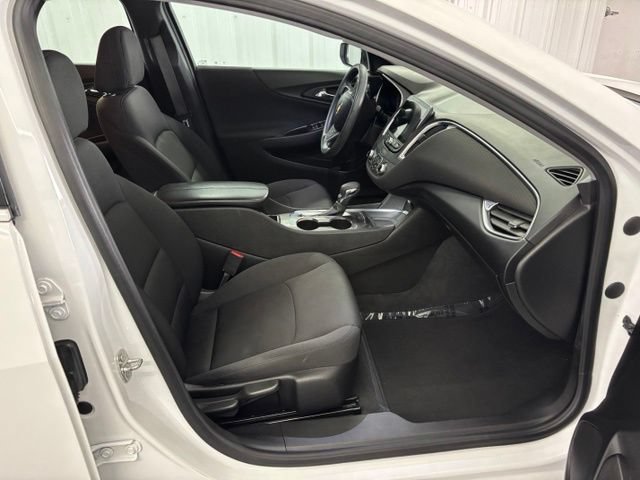 Used 2021 Chevrolet Malibu LT FWD image 25