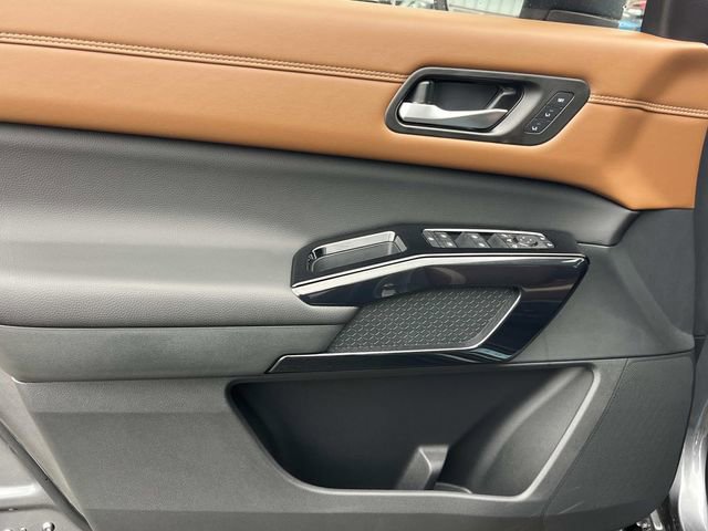 New 2026 Nissan Pathfinder Platinum AWD/4WD image 24