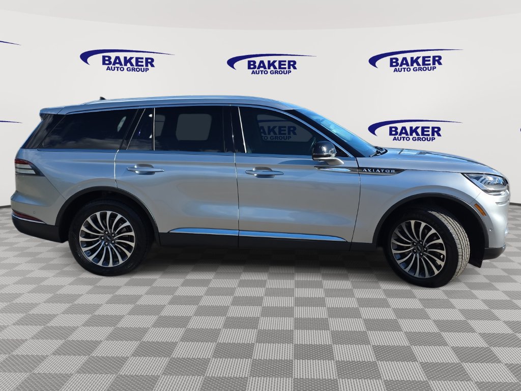 Used 2021 Lincoln Aviator Reserve w/ Equipment Group 201A AWD/4WD image 2