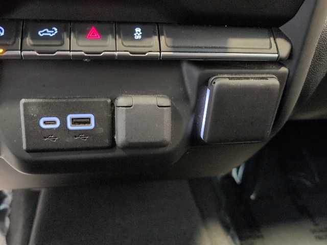 Certified 2024 Chevrolet Silverado 1500 Custom AWD/4WD image 23