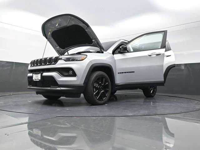 New 2026 Jeep Compass Latitude image 32