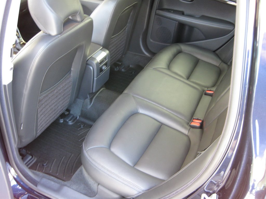 Used 2016 Volvo XC70 T5 Premier w/ Proximity Package FWD image 26