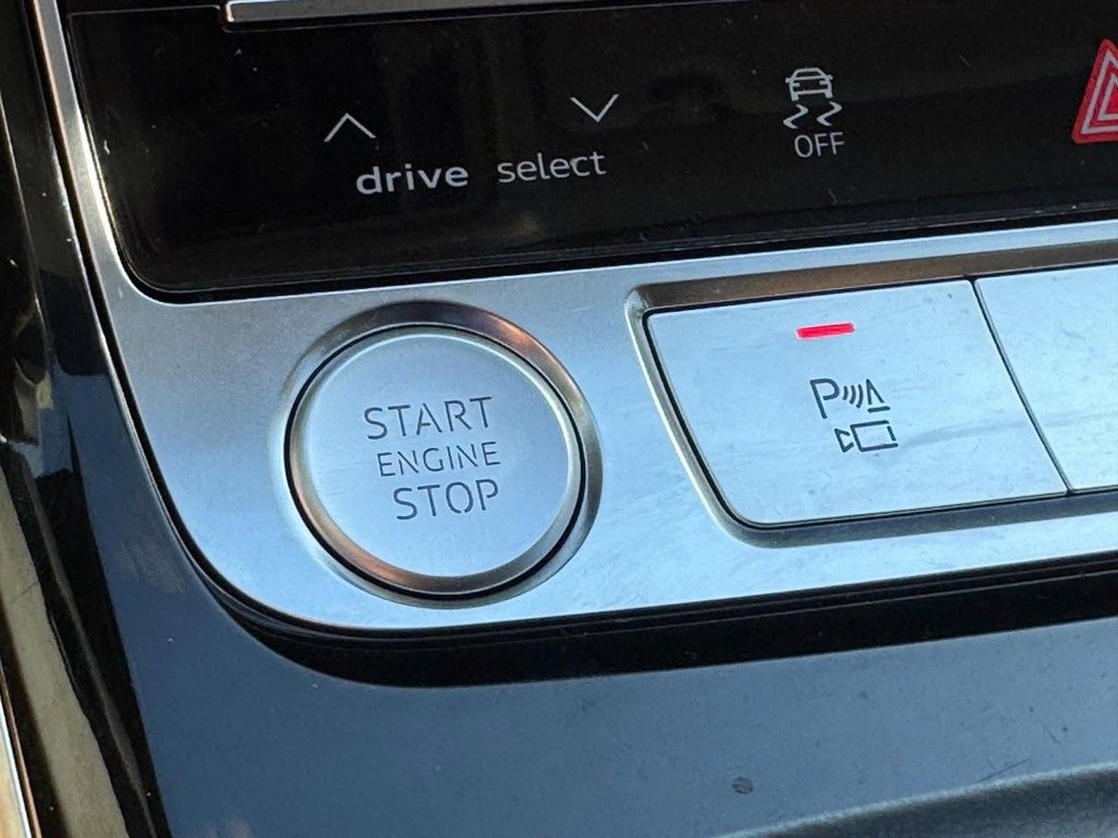 Used 2020 Audi A8 L 3.0T w/ Executive Package image 20