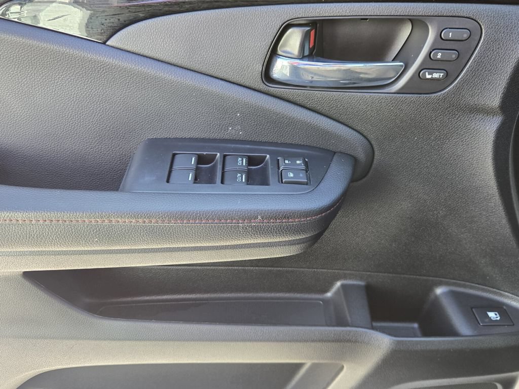 Certified 2025 Honda Ridgeline Black Edition image 26