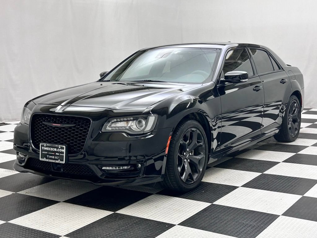 Used 2023 Chrysler 300 S w/ Comfort Group RWD image 3