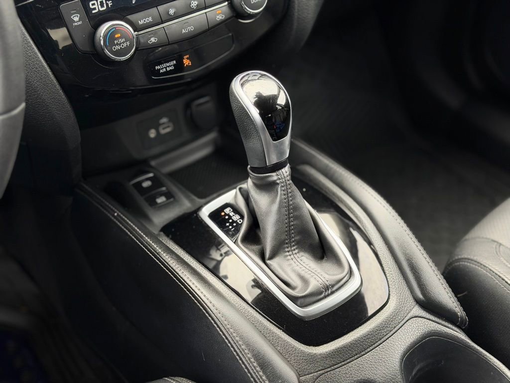 Used 2020 Nissan Rogue SL image 18