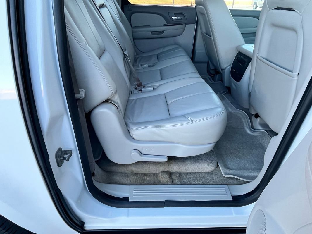 Used 2010 Chevrolet Suburban LT AWD/4WD image 18