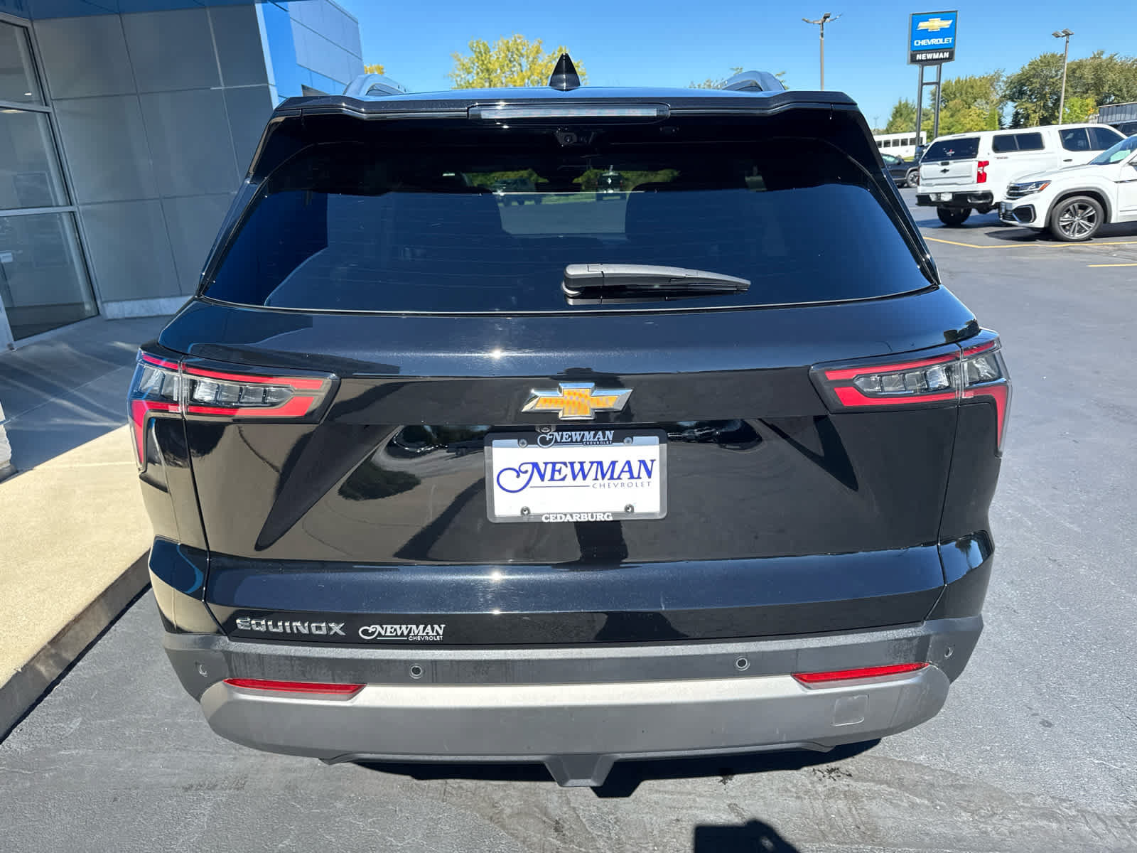 Used 2025 Chevrolet Equinox LT w/ Safety and Technology Package FWD image 8