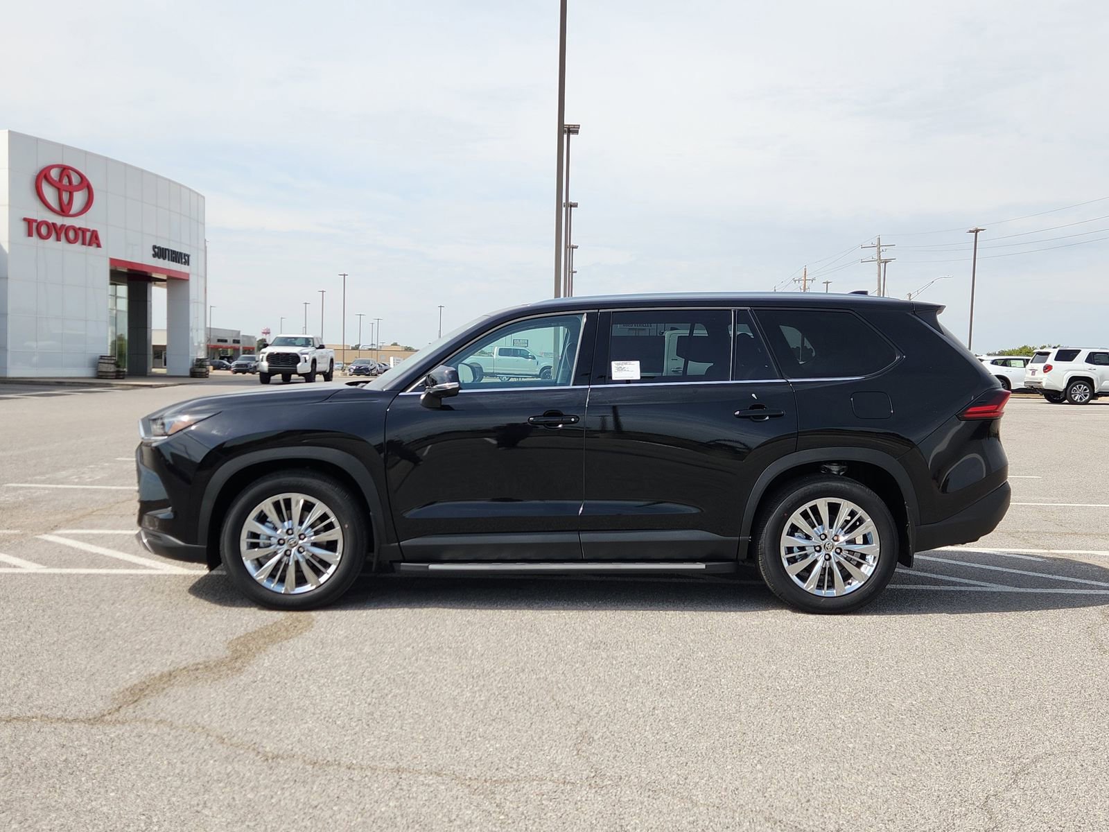 New 2026 Toyota Grand Highlander Platinum image 3