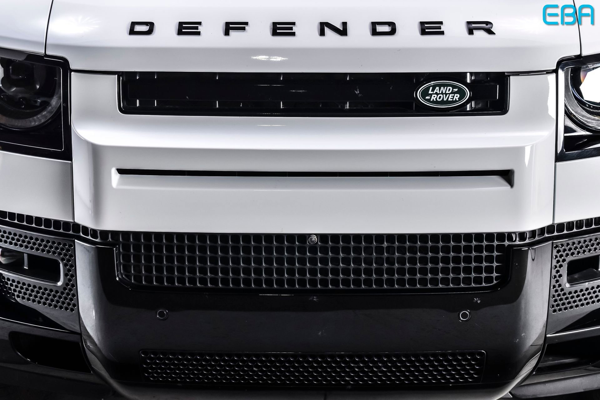 Used 2025 Land Rover Defender 130 X-Dynamic SE image 9