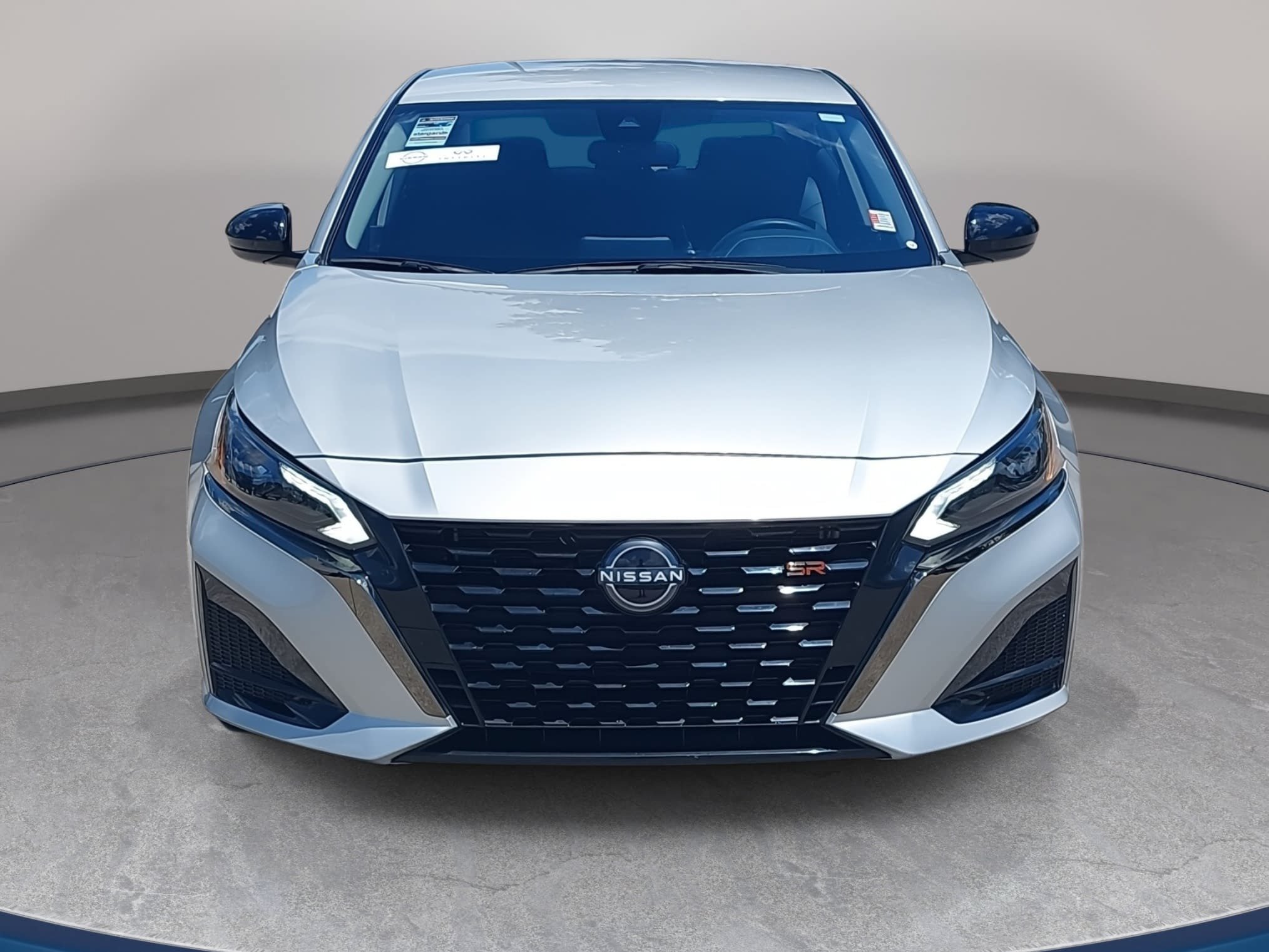Used 2024 Nissan Altima 2.5 SR FWD image 2