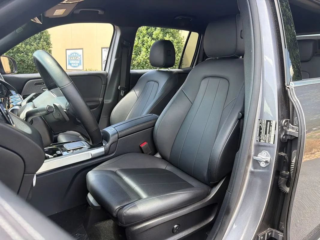 Used 2022 Mercedes-Benz GLB 250 4MATIC image 13