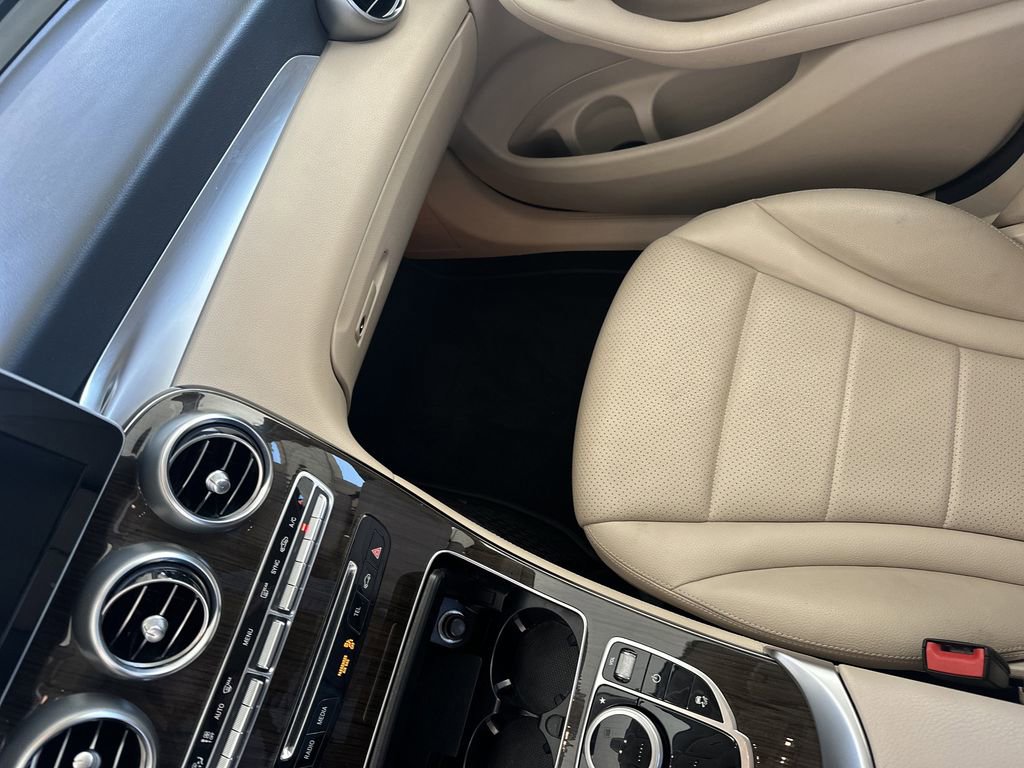 Used 2019 Mercedes-Benz GLC 300 image 24