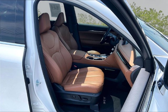 Used 2025 INFINITI QX60 Sensory w/ Cargo Package AWD/4WD image 7