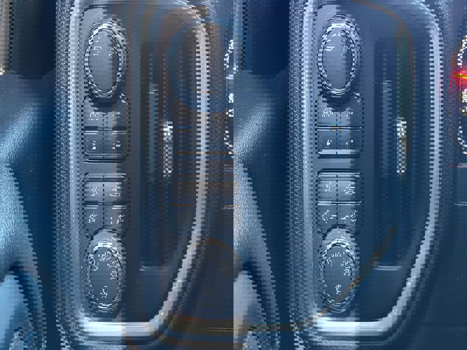 Used 2019 Chevrolet Silverado 1500 LT Trail Boss AWD/4WD image 16