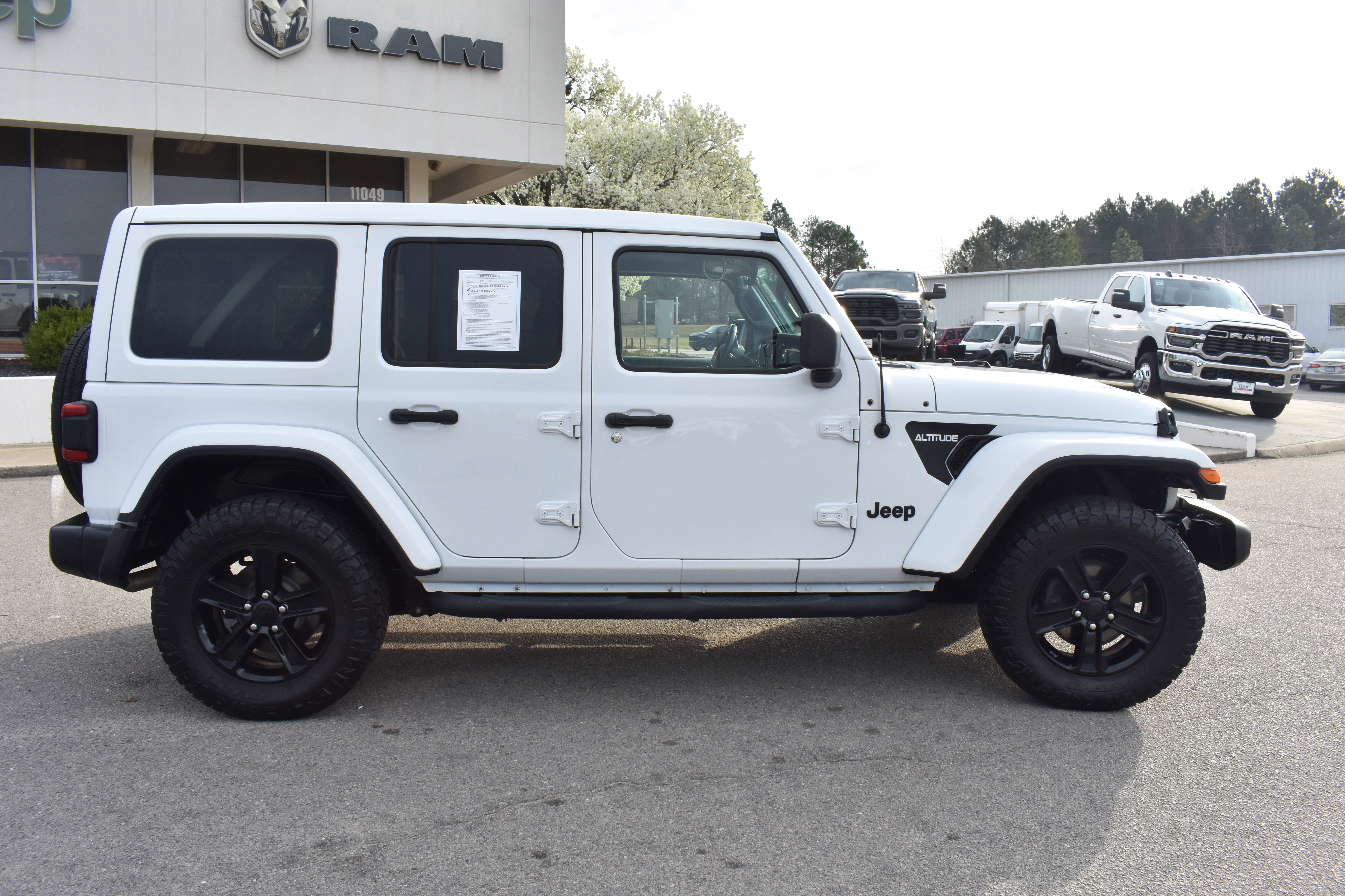Used 2019 Jeep Wrangler Unlimited Sahara image 10