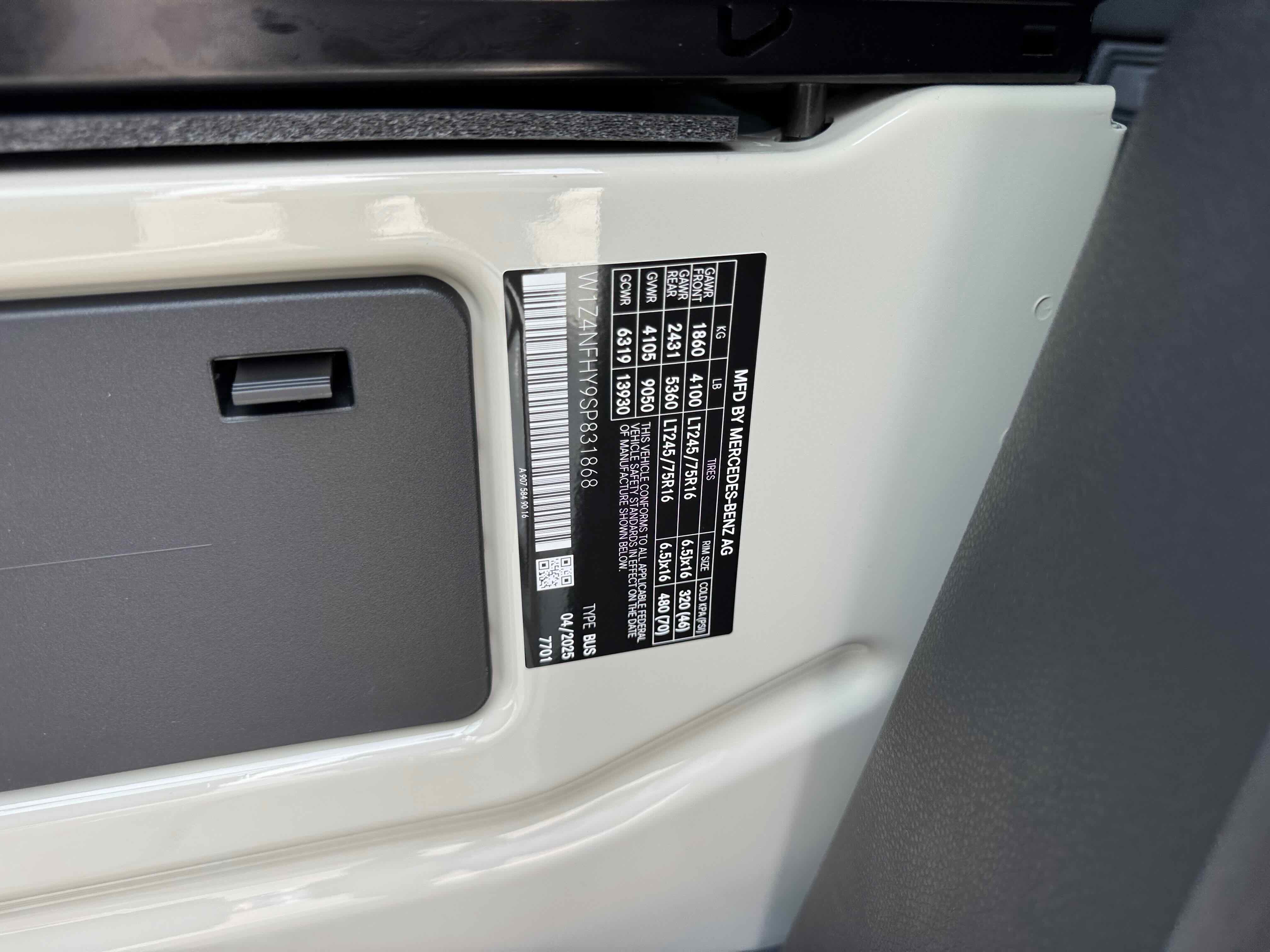 New 2025 Mercedes-Benz Sprinter 2500 image 31