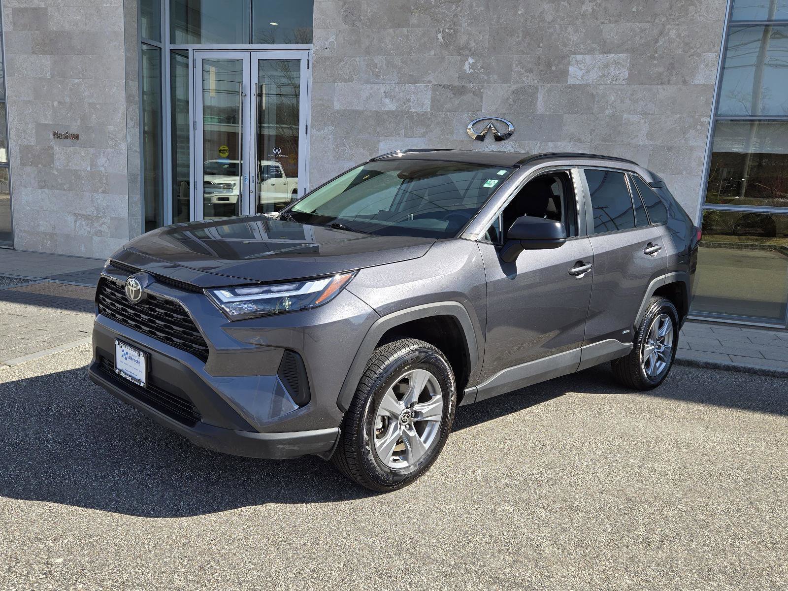 Used 2025 Toyota RAV4 LE AWD/4WD image 2