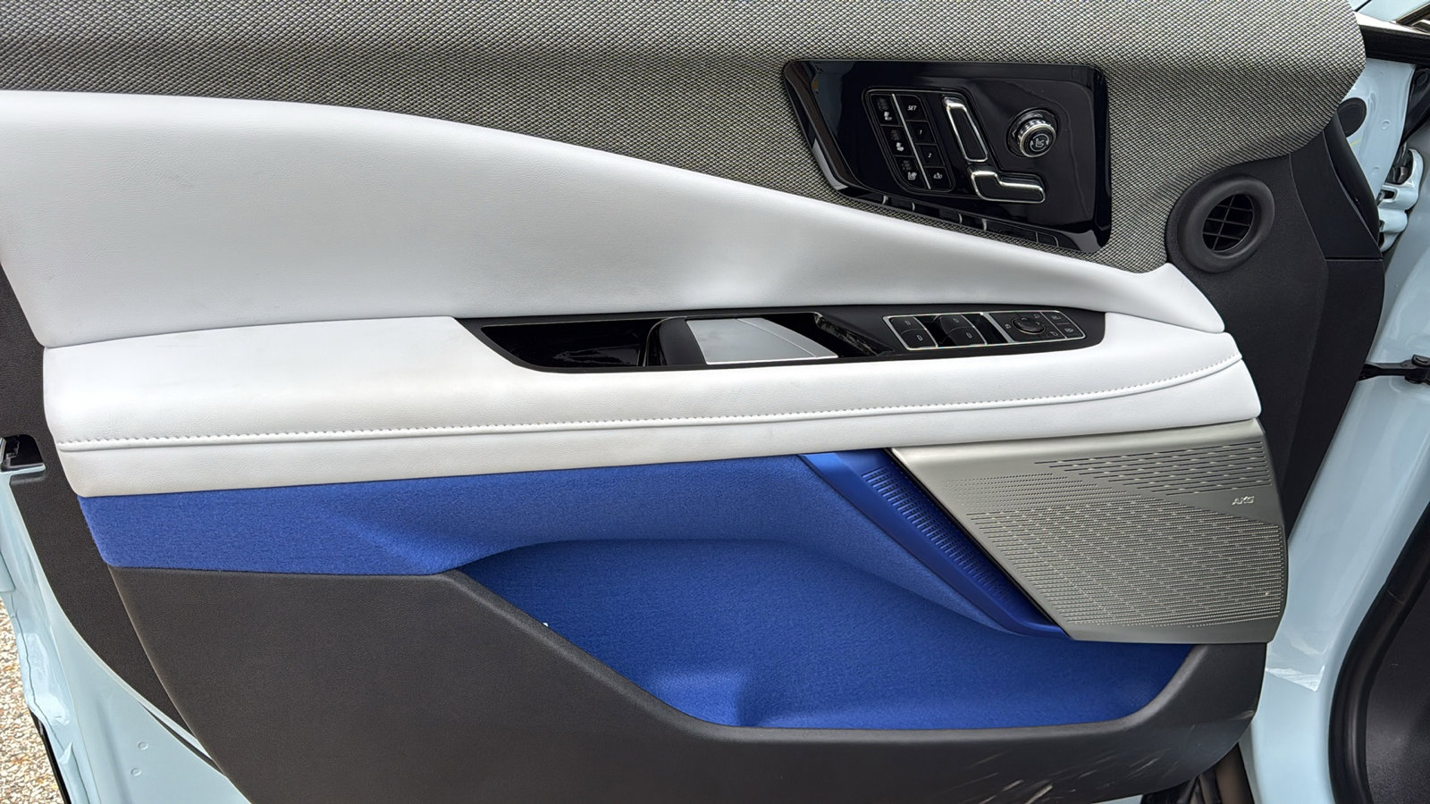 New 2026 Cadillac Optiq Sport 2 image 10