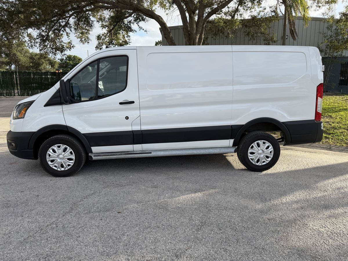 Used 2024 Ford Transit 250 Low Roof w/ Exterior Upgrade Package RWD image 5