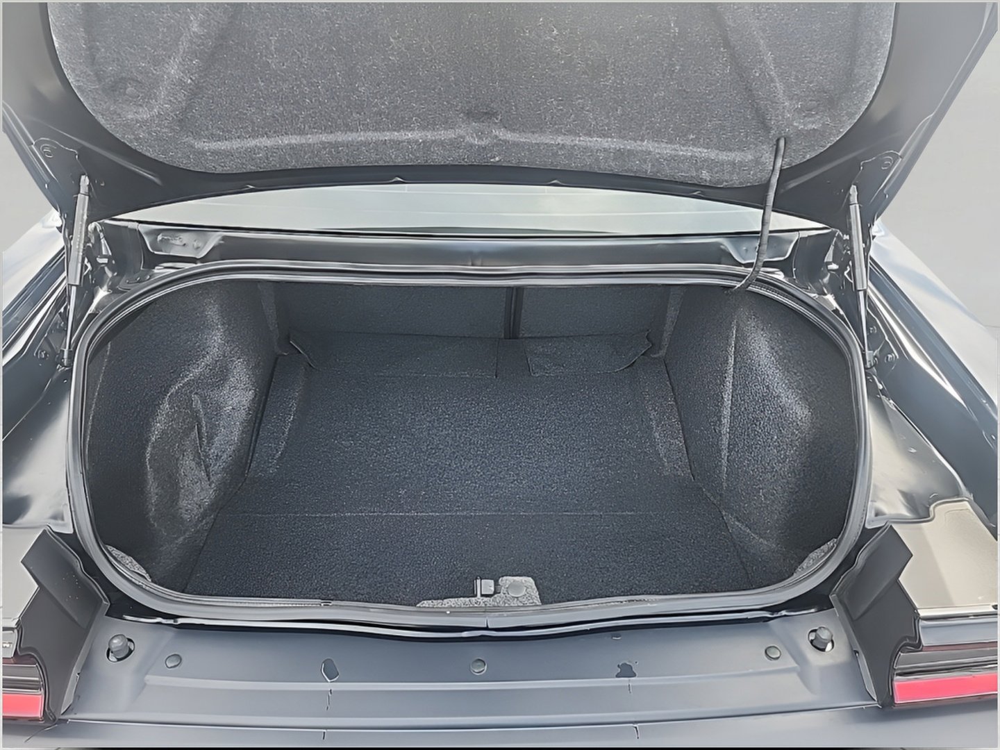 Used 2020 Dodge Challenger R/T Scat Pack w/ Shaker Package image 9