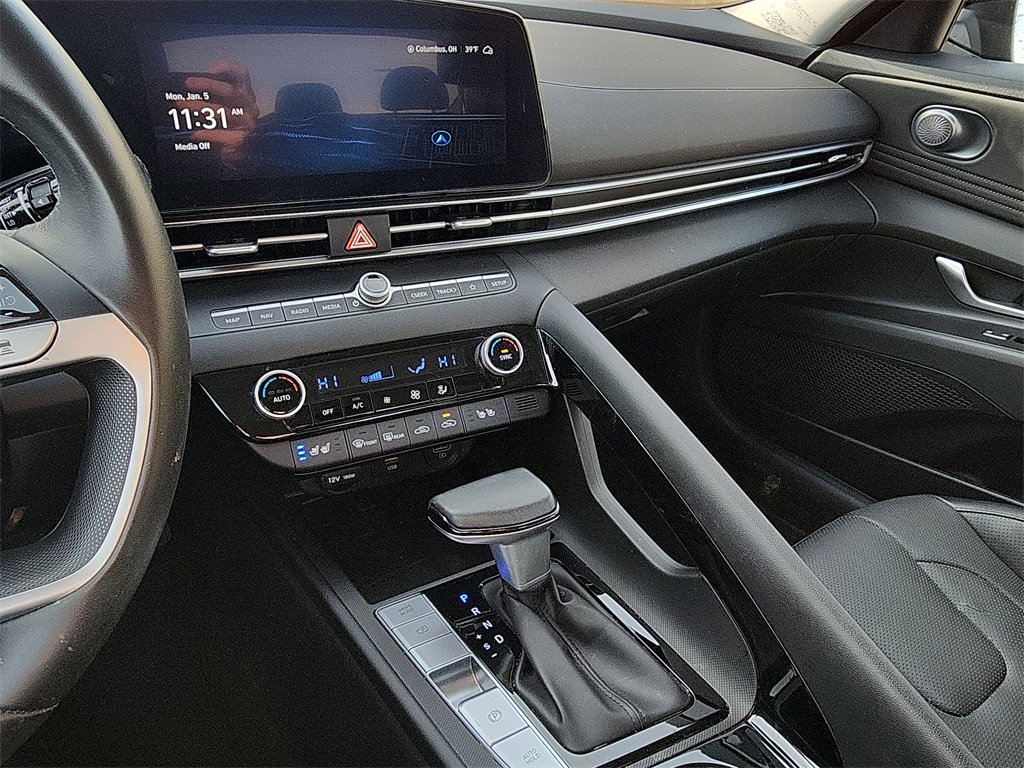 Certified 2023 Hyundai Elantra Limited image 24