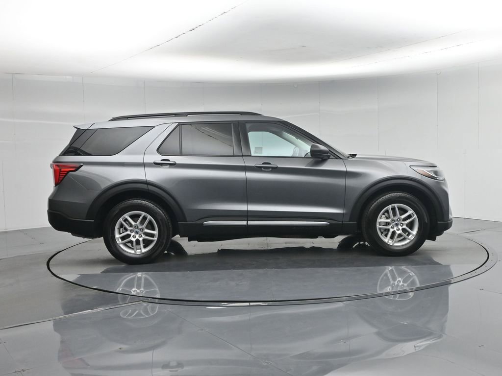 Used 2025 Ford Explorer Active w/ Active Comfort Package RWD image 30