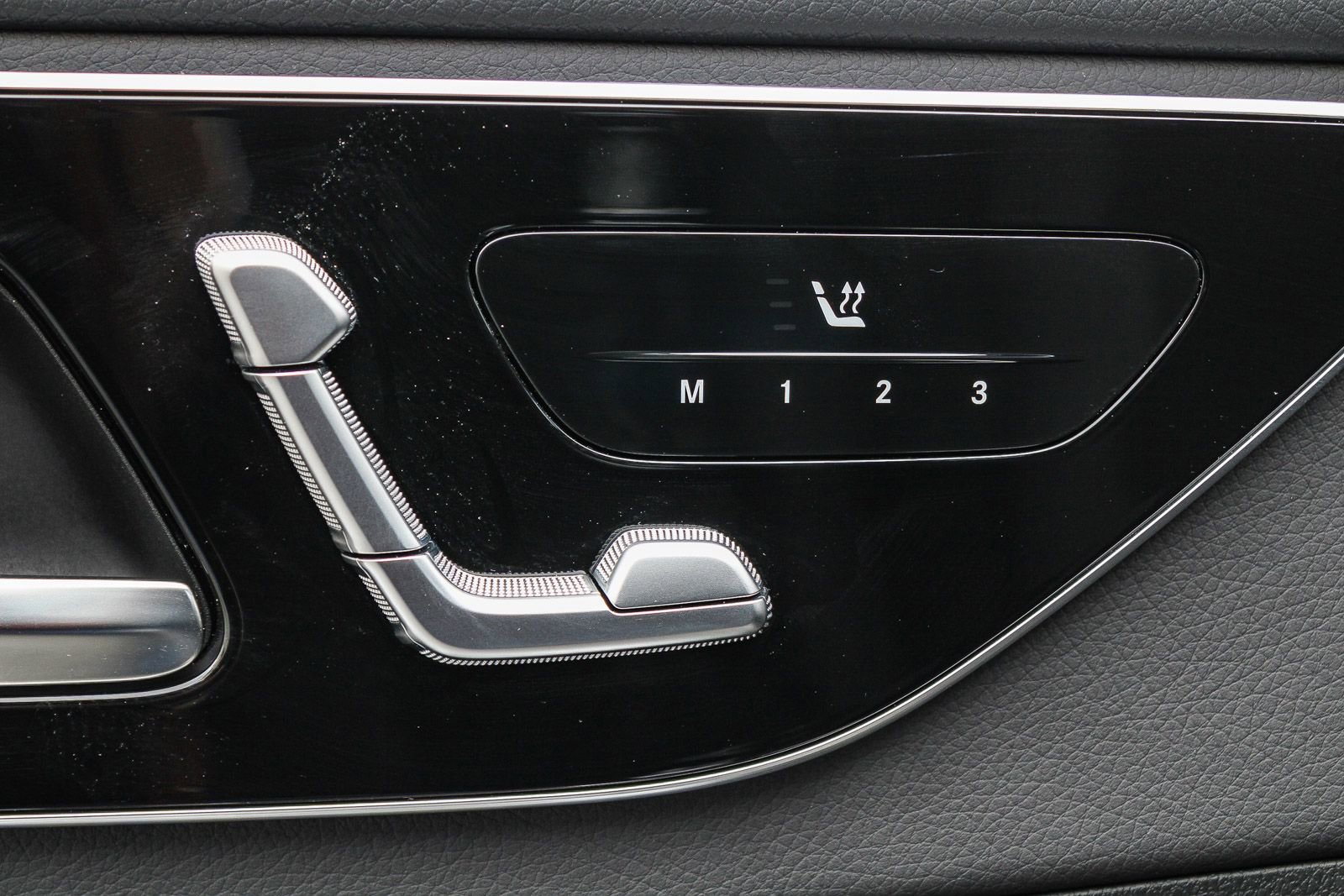 Certified 2025 Mercedes-Benz C 300 4MATIC Sedan image 21