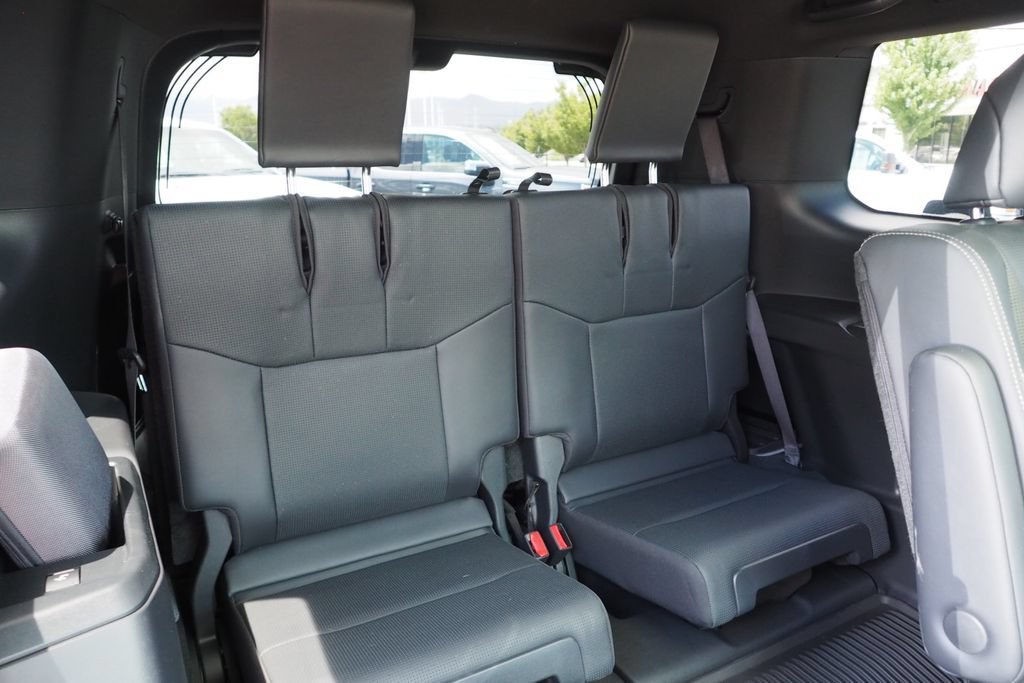 Used 2025 Lexus GX 550 w/ Accessory Package (31) AWD/4WD image 22