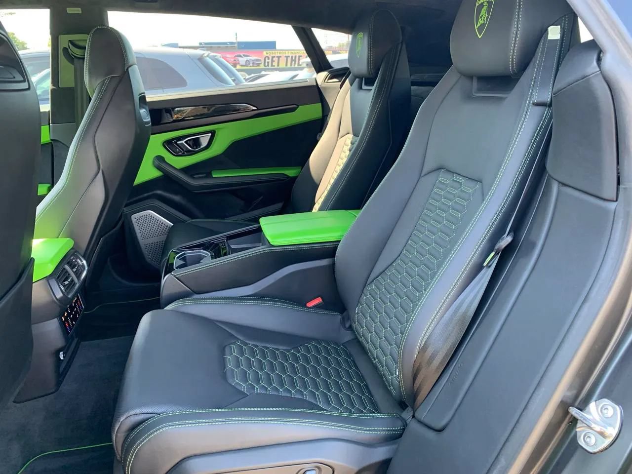 Used 2022 Lamborghini Urus AWD/4WD image 10