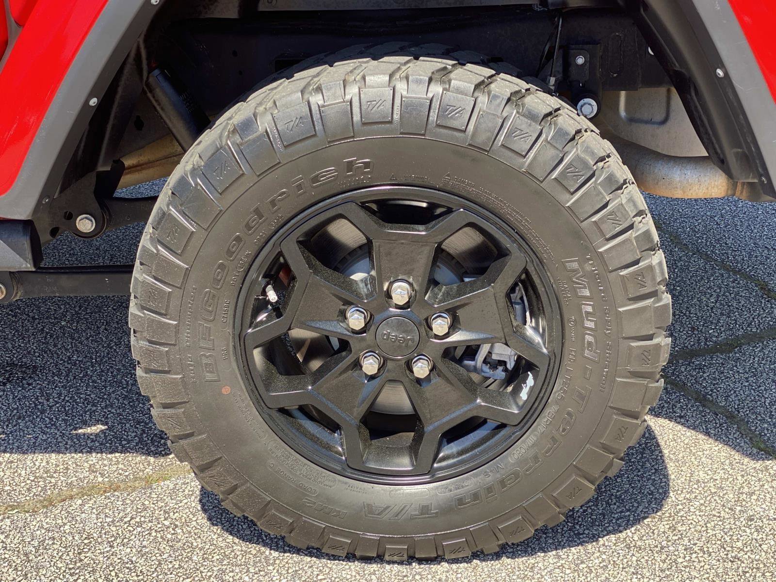 Used 2021 Jeep Gladiator Willys image 15