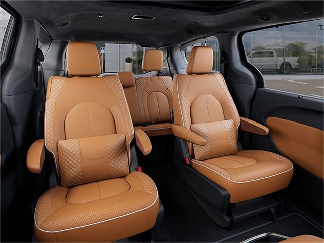 New 2026 Chrysler Pacifica Pinnacle image 15