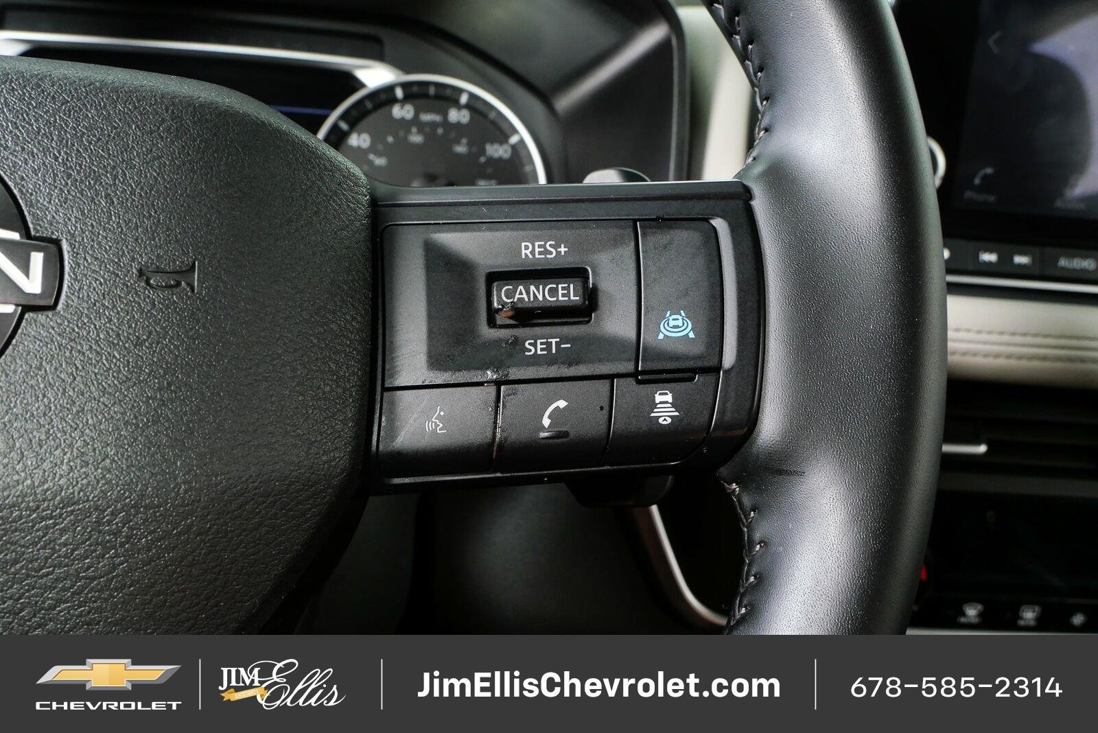 Used 2025 Nissan Rogue SV AWD/4WD image 11
